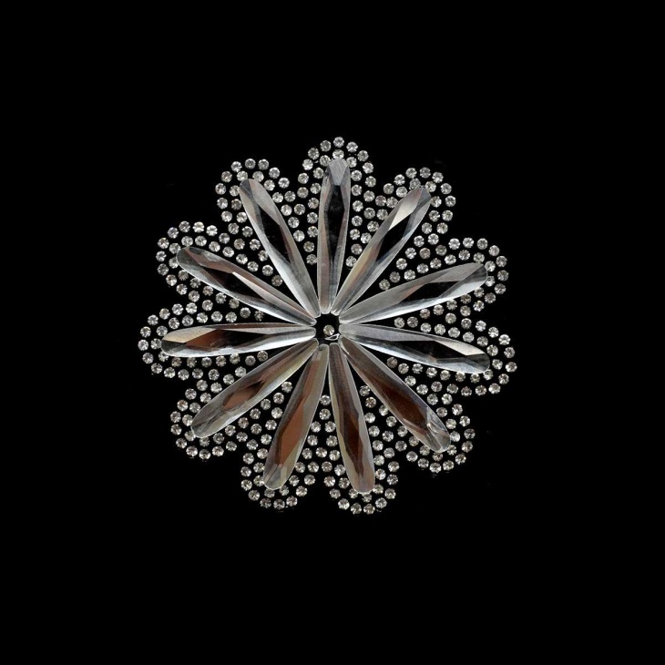 Aplicación pedrería flor | Mercería Online Pontejos
